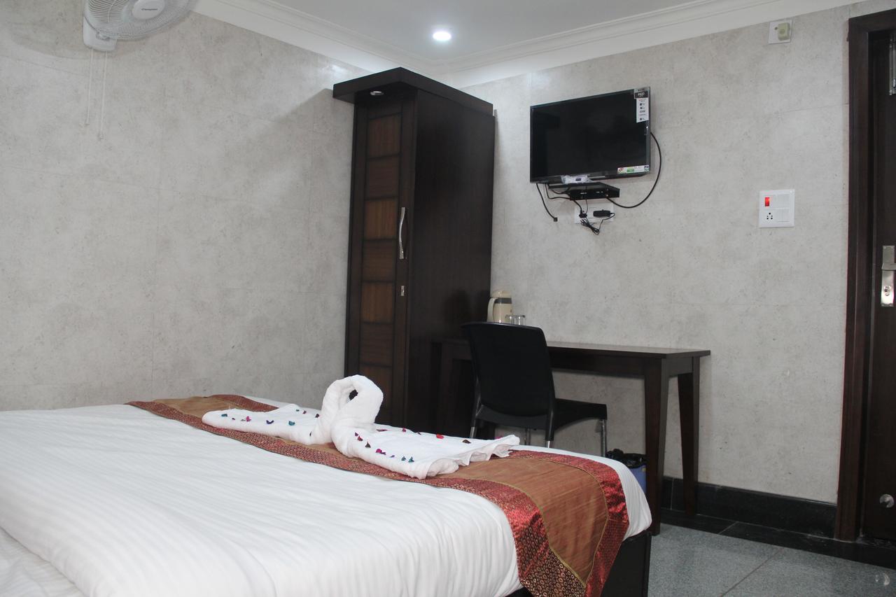 Hotel Silk Haldwāni Dış mekan fotoğraf
