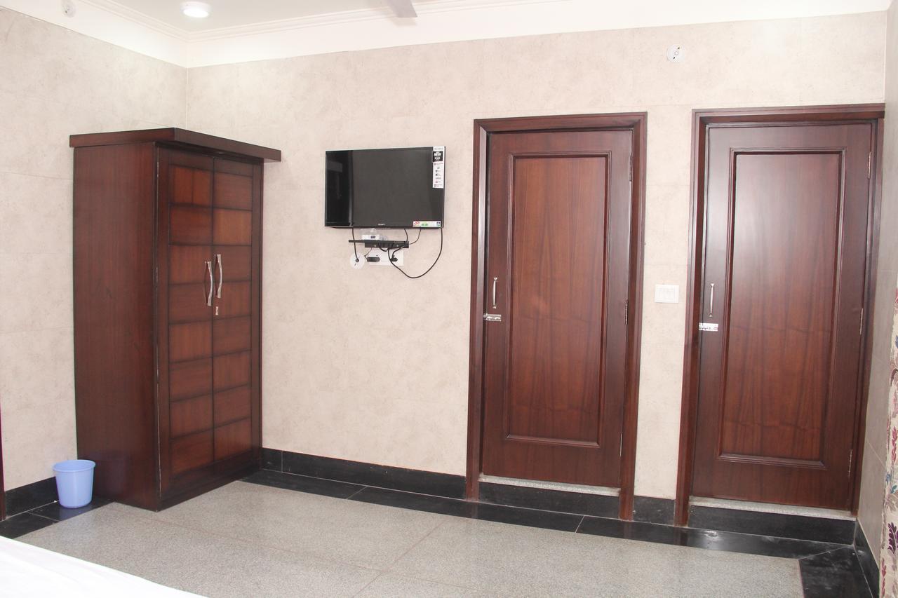 Hotel Silk Haldwāni Dış mekan fotoğraf