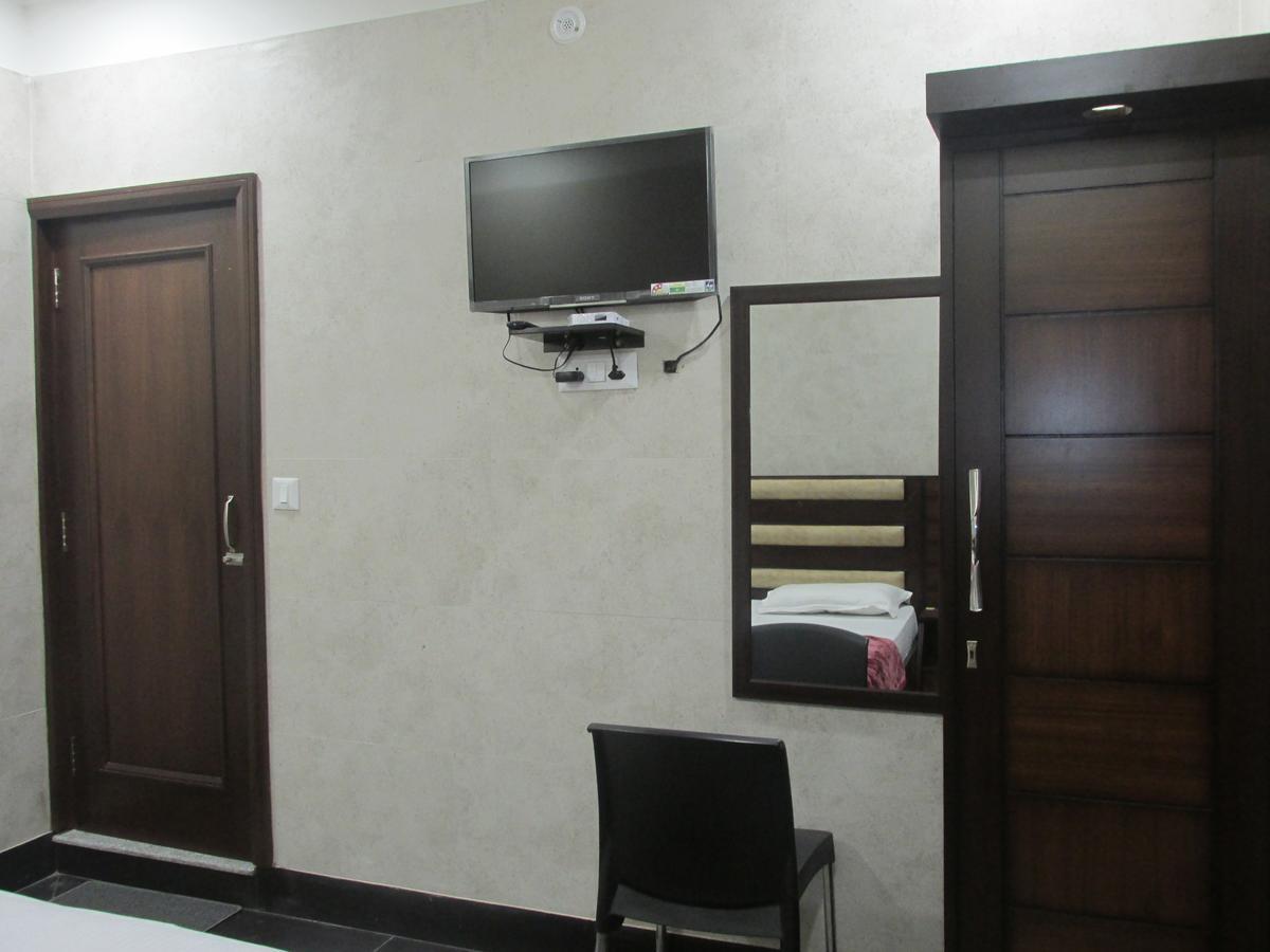 Hotel Silk Haldwāni Dış mekan fotoğraf