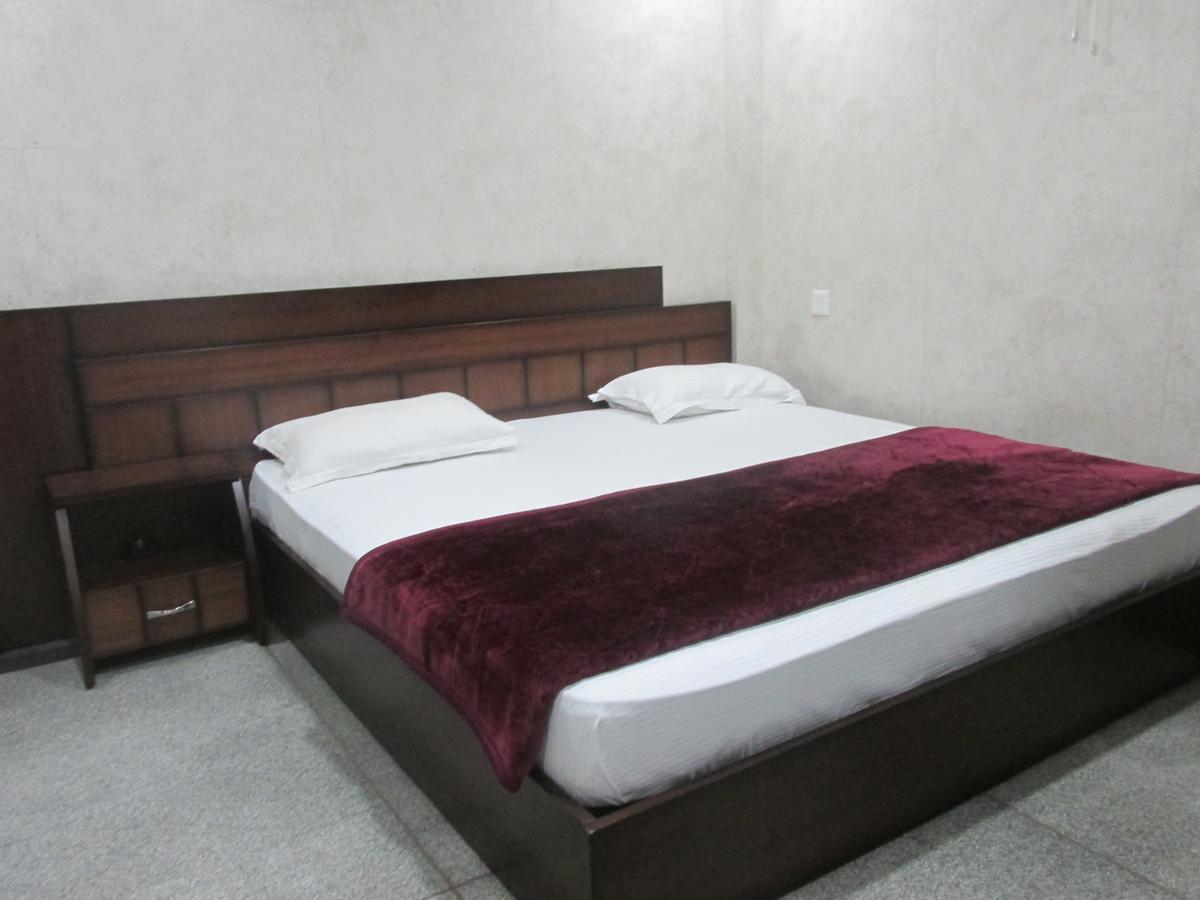 Hotel Silk Haldwāni Dış mekan fotoğraf
